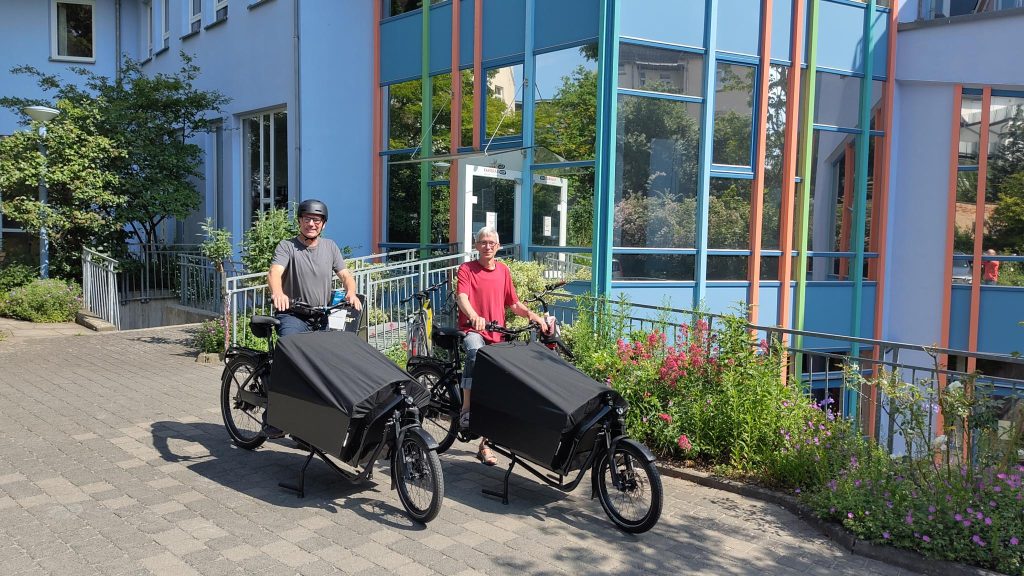 2 neue Riese & Müller Lastenräder vom Fahrradhof